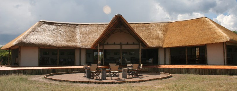 Nxai Pan Camp (Nxai Pan National Park - Adjoining the Makgadikgadi Pans) Botswana - www.photo-safaris.com